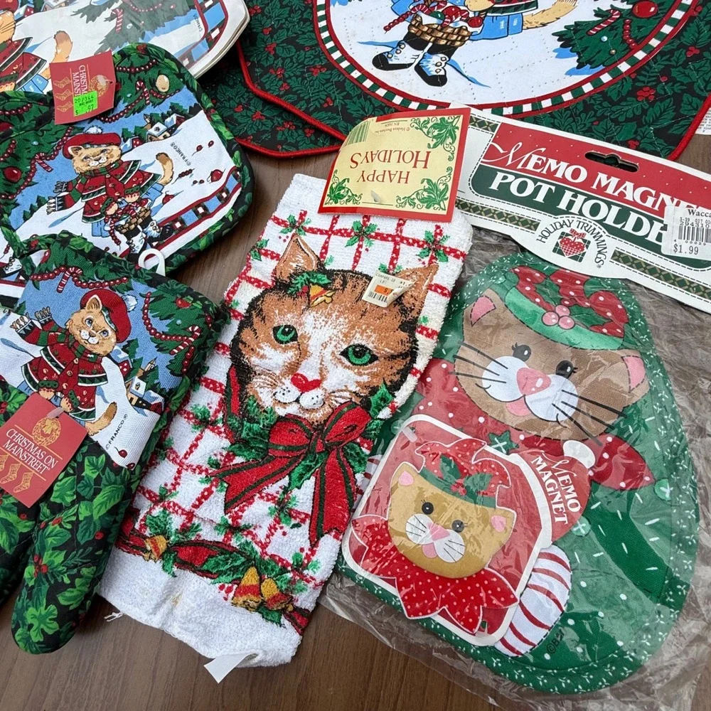 Vintage Christmas Kitchen Linens Set Holiday Cats Placemats Oven Mitts Old Stock